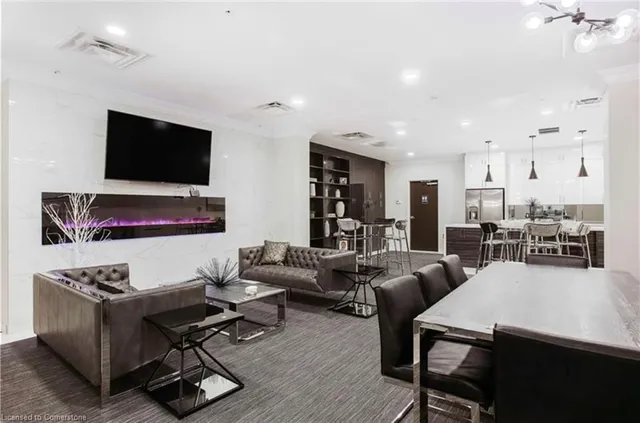 Additional image 8 of 112 King St Unit PH6