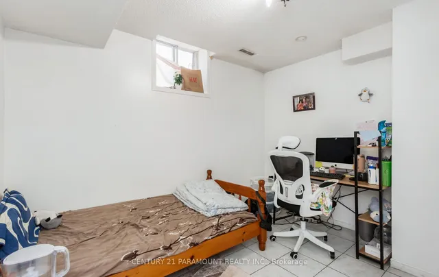 Additional image 34 of 106 Wildberry Cres
