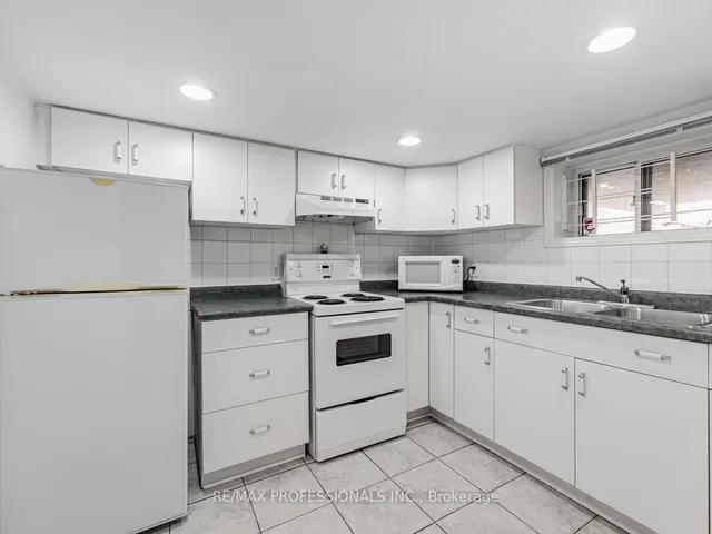 Additional image 26 of 1061 Greenwood Ave