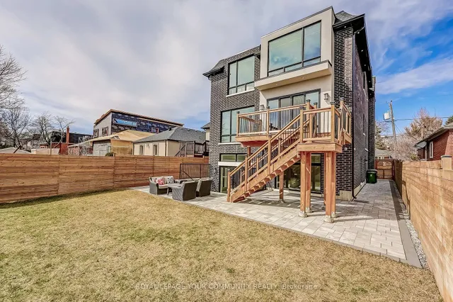 Additional image 43 of 131 Poyntz Ave