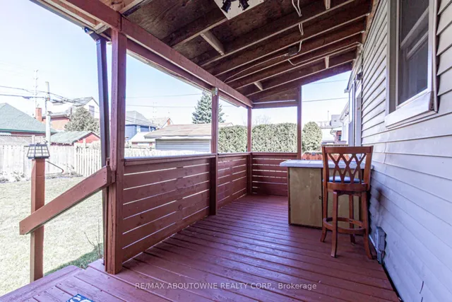 Additional image 28 of 27 Fairview Ave