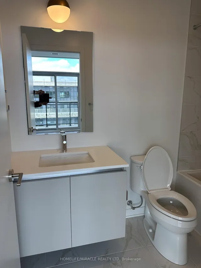 Additional image 5 of 405 Dundas St Unit PH07