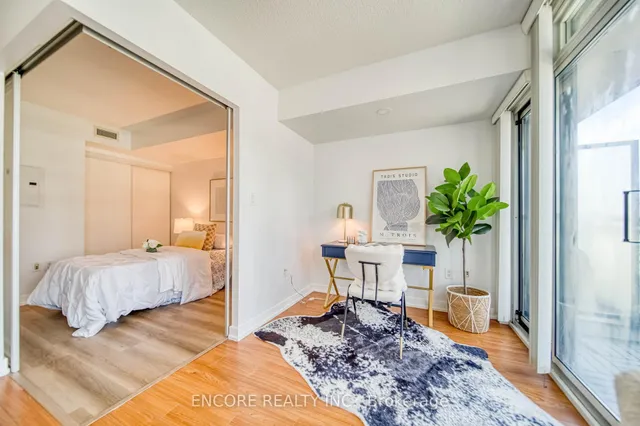 Additional image 13 of 25 Capreol Crt Unit 706