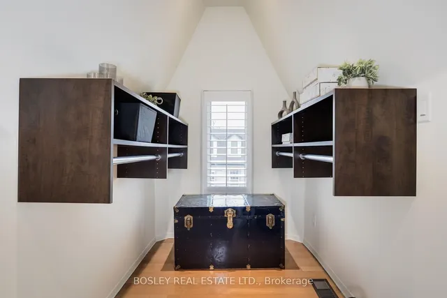 Additional image 34 of 32 Melville Ave