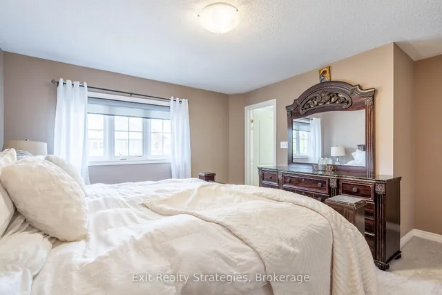 Additional image 33 of 15 Marina Point Cres