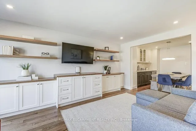 Additional image 4 of 2352 MALCOLM Cres