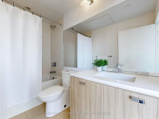 Additional image 22 of 290 Adelaide St Unit 3704