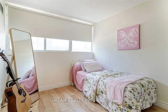 Additional image 22 of 3700 Kaneff Cres Unit 202