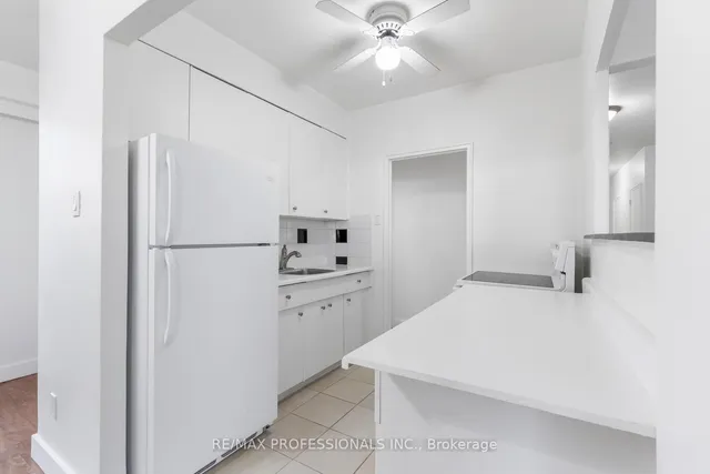 Additional image 19 of 740 Eglinton Ave Unit 404