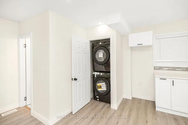 Additional image 32 of 922 Burlington St