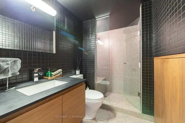 Additional image 20 of 676 Richmond St Unit 208