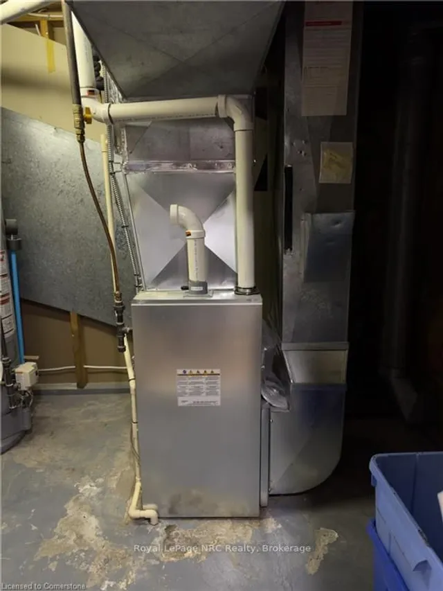 Additional image 26 of 774 Upper Sherman Ave