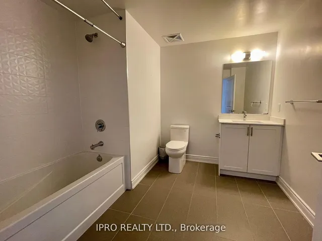 Additional image 10 of 1050 Main St Unit 1212