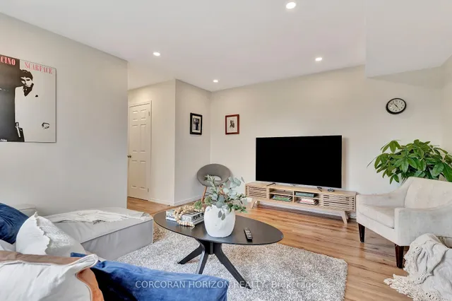 Additional image 16 of 931 Glasgow St Unit 23C