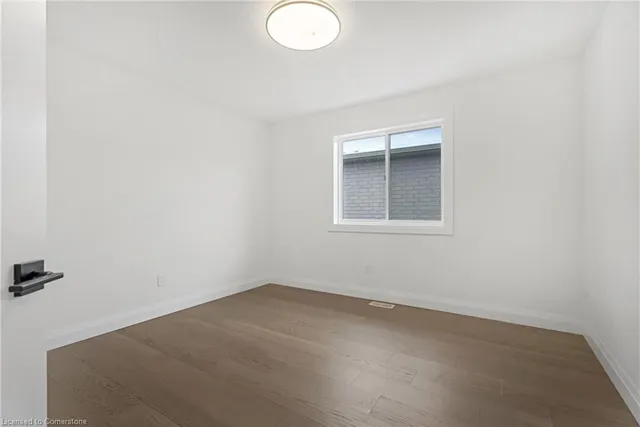 Additional image 31 of 37 Roselawn Ave