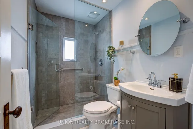 Additional image 20 of 530 Victoria Park Ave