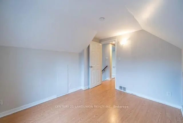 Additional image 19 of 2982 Bayview Ave