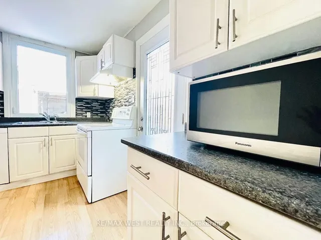 Additional image 9 of 18 Brock Ave