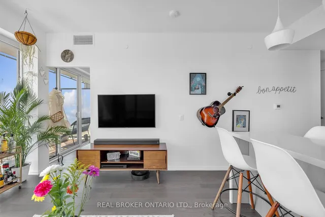 Additional image 6 of 5 Soudan Ave Unit 2004