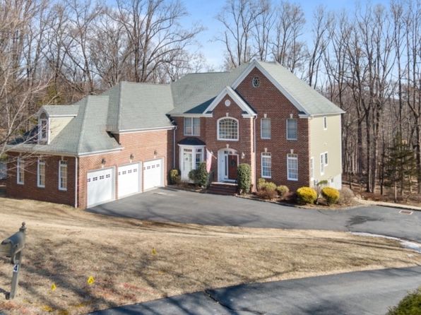 Primary image of 4 Gideon Ct, Raritan Twp., NJ 08822