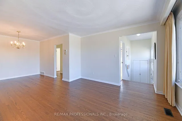 Additional image 8 of 29 Markay St