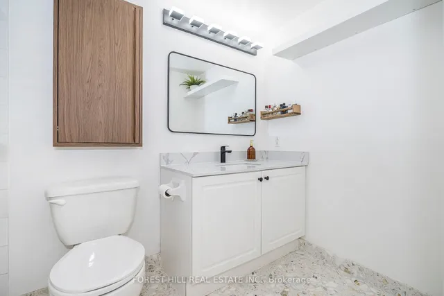 Additional image 20 of 650 Queens Quay Unit 608