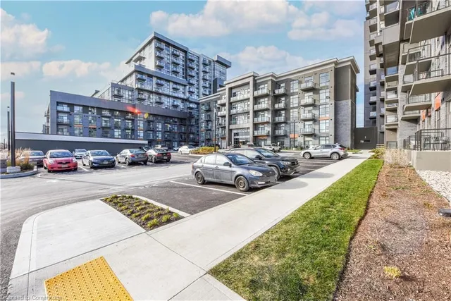 Additional image 2 of 460 Dundas St Unit 306