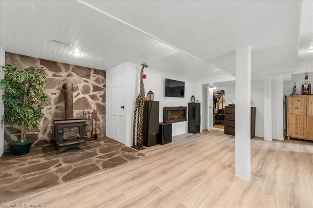 Additional image 18 of 242 East 27th St