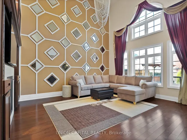 Additional image 7 of 7 Legendary Circ