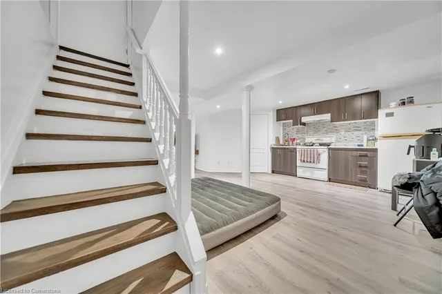 Additional image 32 of 156 Fanshawe Dr