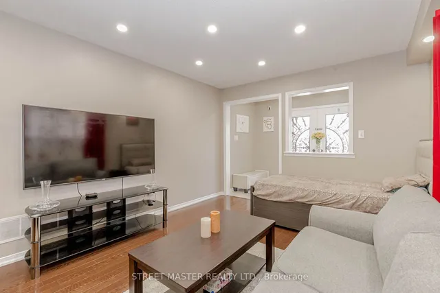 Additional image 9 of 72 Newington Cres