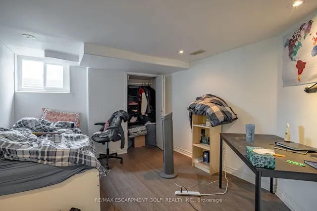 Additional image 30 of 86 Whitney Ave