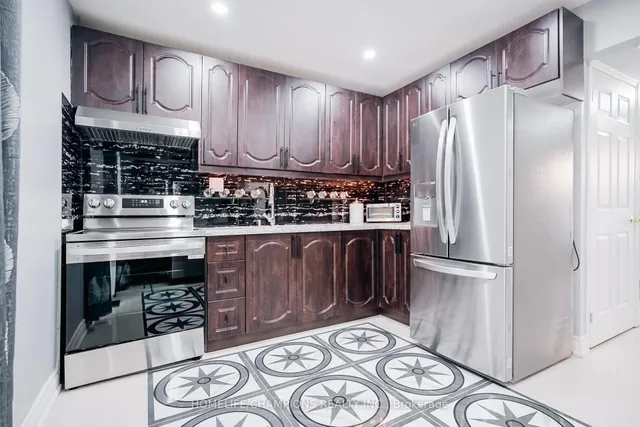 Additional image 13 of 28 Longsword Dr