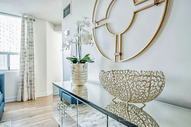 Additional image 10 of 3650 Kaneff Cres Unit 908