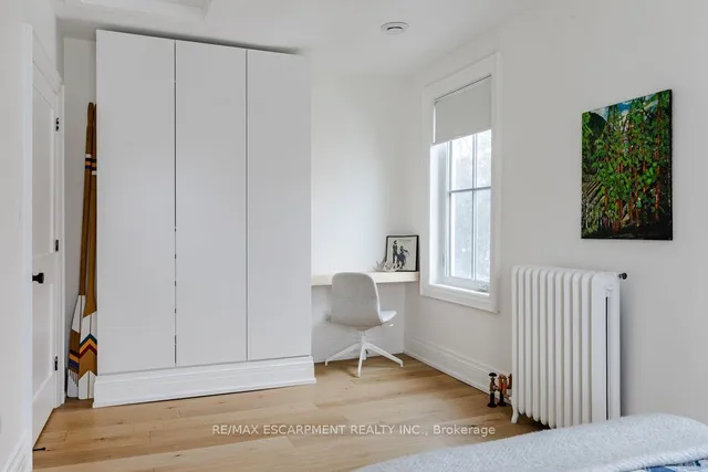 Additional image 32 of 45 PARK St