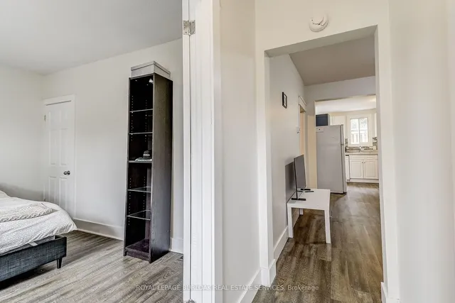 Additional image 20 of 185 Simcoe St