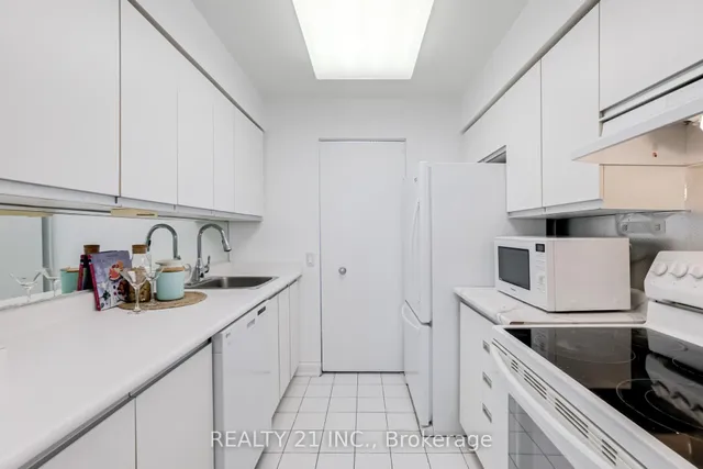 Additional image 16 of 21 Overlea Blvd Unit 511