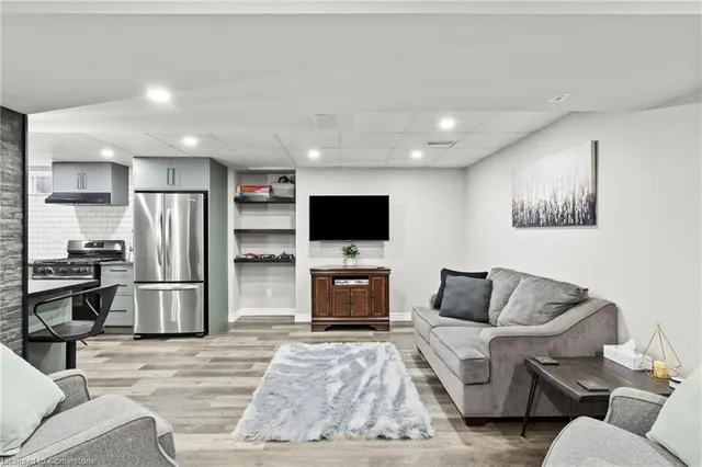 Additional image 34 of 21 Tuscani Dr