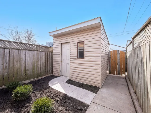 Additional image 41 of 1456 Dufferin St