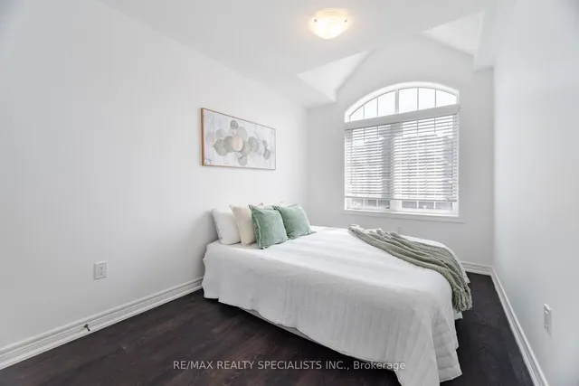 Additional image 28 of 12 Faye St