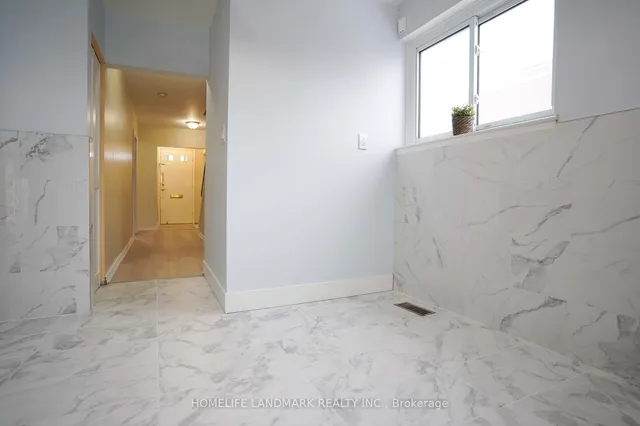 Additional image 12 of 52 Yellowstone St