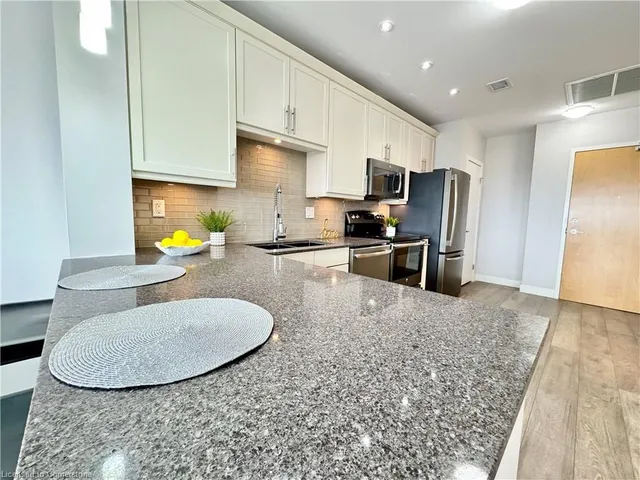 Additional image 8 of 1 Victoria St Unit 1010