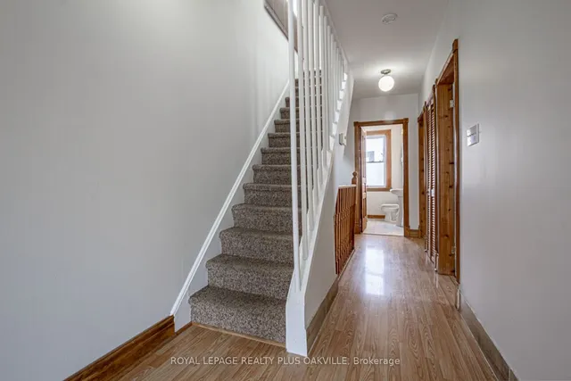 Additional image 34 of 58 Lorne Ave