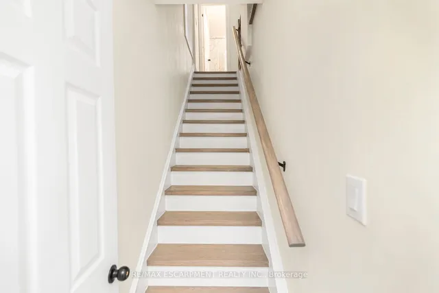 Additional image 17 of 922 Burlington St