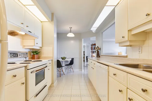 Additional image 7 of 10 Guildwood Pkwy Unit 721