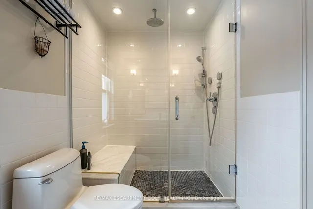 Additional image 29 of 165 Aberdeen Ave