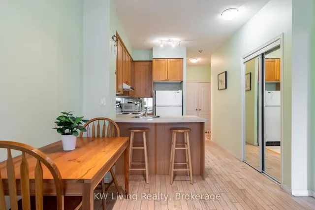 Additional image 11 of 555 Yonge St Unit 404