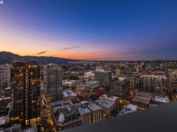 550 SW 10th Ave #2102, Portland, OR 97205