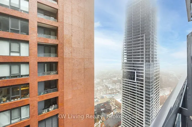 Additional image 22 of 28 Linden St Unit 3001