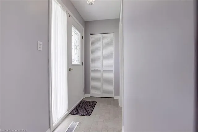 Additional image 4 of 247 Fernwood Cres